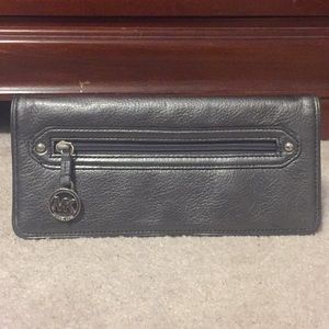 MICHAEL KORS wallet/ wristlet